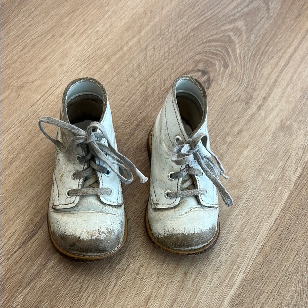 Vintage classic White Kids Shoes